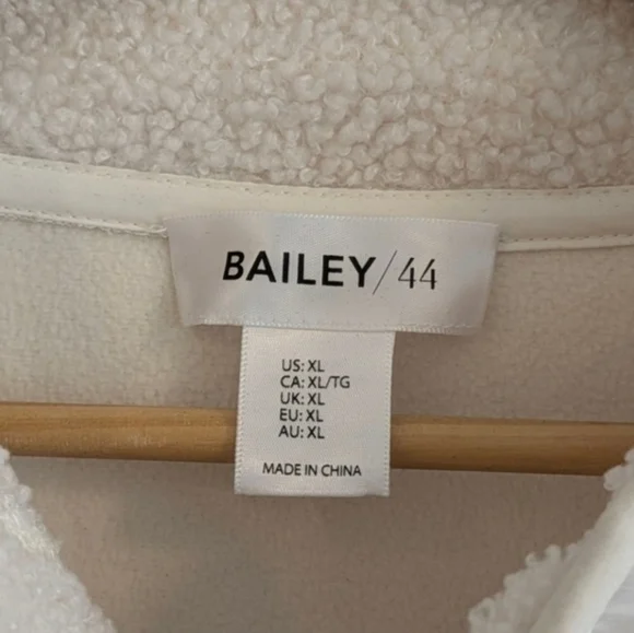 Bailey 44 Cream Sherpa Henley Pullover XL Snap Neck Cozy Fleece NWOT - Picture 4 of 7
